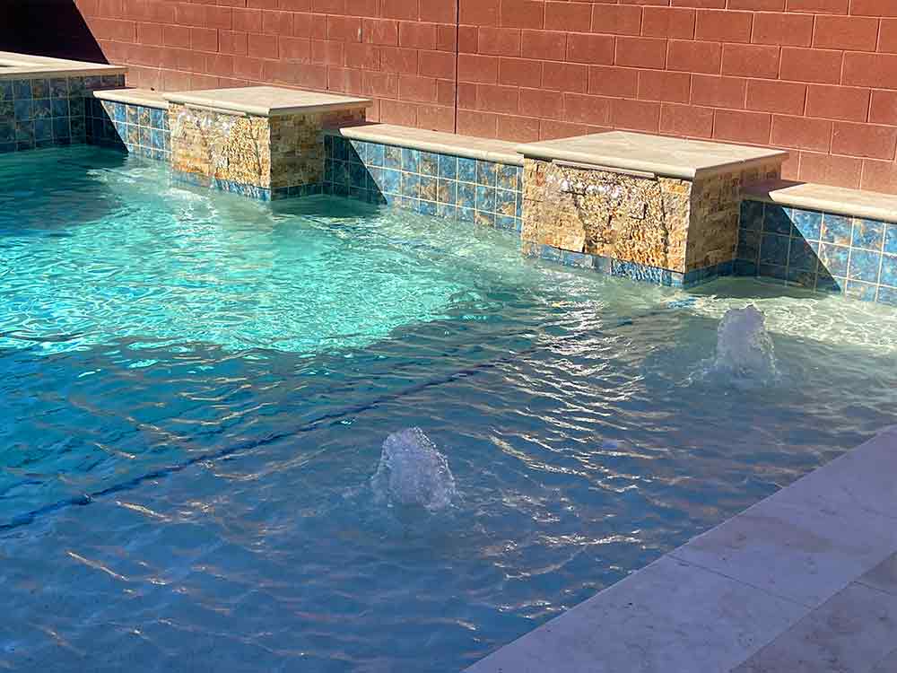 fancy pool features las vegas