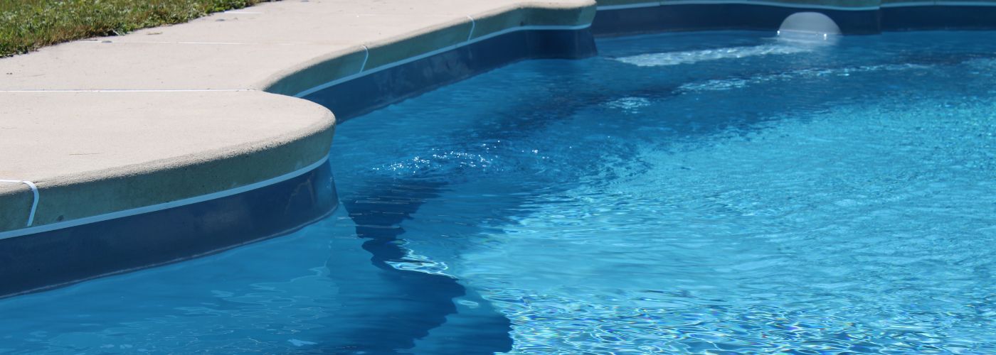 Comparing Pebble vs Plaster For Pools